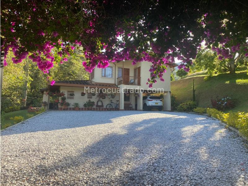 Countryside House for Rent in El Retiro - 3