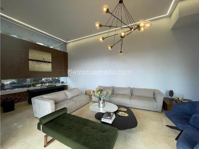 Casa de 5 alcobas en venta en Altos Del Poblado, Medellín, 1000 m² · foto 7 de 20