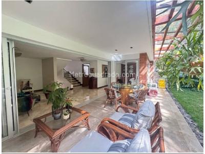 Casa de 4 alcobas en venta en San Lucas, Medellín, 272 m² · foto 2 de 11