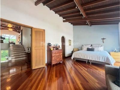 Casa de 4 alcobas en venta en San Lucas, Medellín, 272 m² · foto 8 de 11