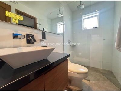 Casa de 4 alcobas en venta en San Lucas, Medellín, 272 m² · foto 9 de 11