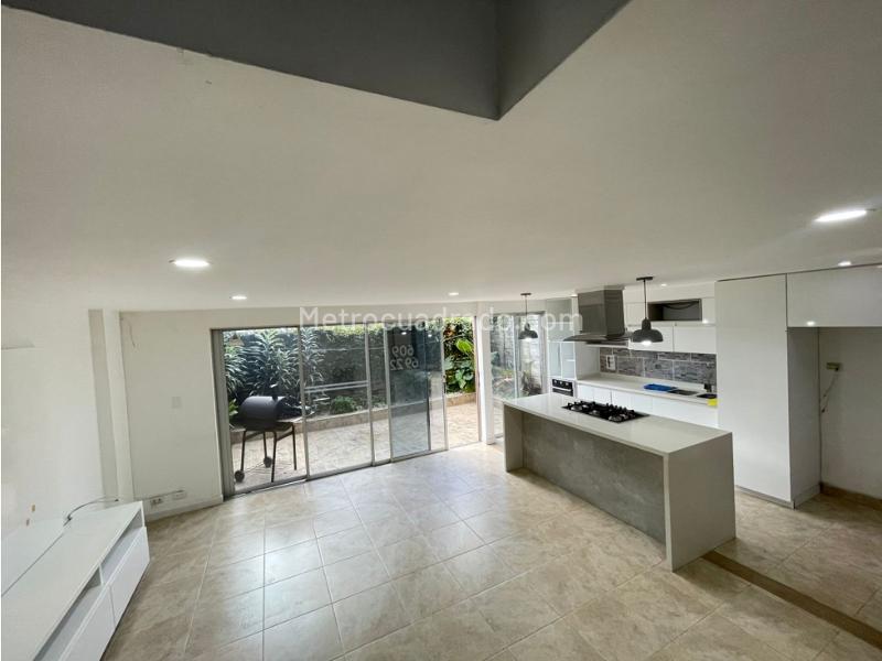 Spacious 5BR House with 5 Baths in El Poblado - 3