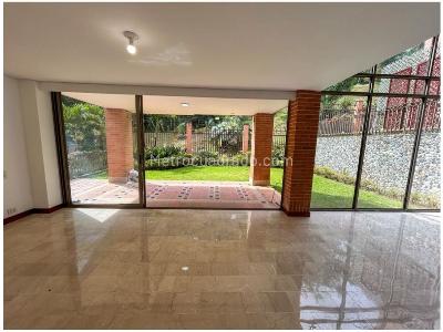 Casa de 3 alcobas en arriendo en El Poblado, Medellín, 275 m² · foto 3 de 18