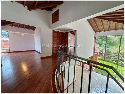 Casa de 3 alcobas en arriendo en El Poblado, Medellín, 275 m² · foto 4 de 18