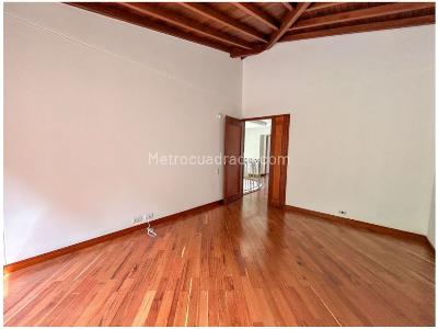 Casa de 3 alcobas en arriendo en El Poblado, Medellín, 275 m² · foto 5 de 18