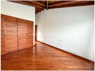 Casa de 3 alcobas en arriendo en El Poblado, Medellín, 275 m² · foto 8 de 18