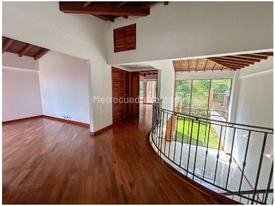 Casa de 3 alcobas en arriendo en El Poblado, Medellín, 275 m² · foto 10 de 18