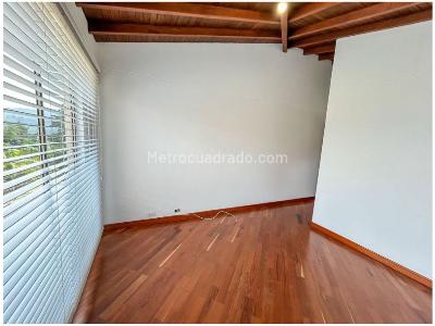 Casa de 3 alcobas en arriendo en El Poblado, Medellín, 275 m² · foto 14 de 18