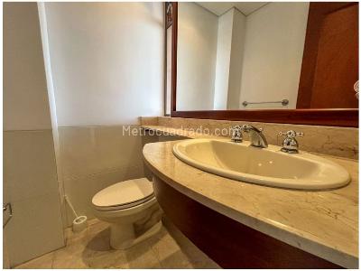 Casa de 3 alcobas en arriendo en El Poblado, Medellín, 275 m² · foto 15 de 18