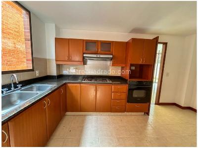Casa de 3 alcobas en arriendo en El Poblado, Medellín, 275 m² · foto 17 de 18