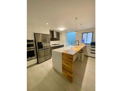 Casa de 4 alcobas en arriendo en Envigado, Envigado, 240 m² · foto 5 de 19