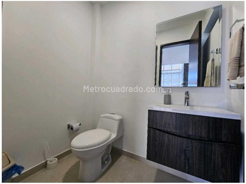 Casa amplia de 4 alcobas en arriendo en Gualanday, Rionegro - 5