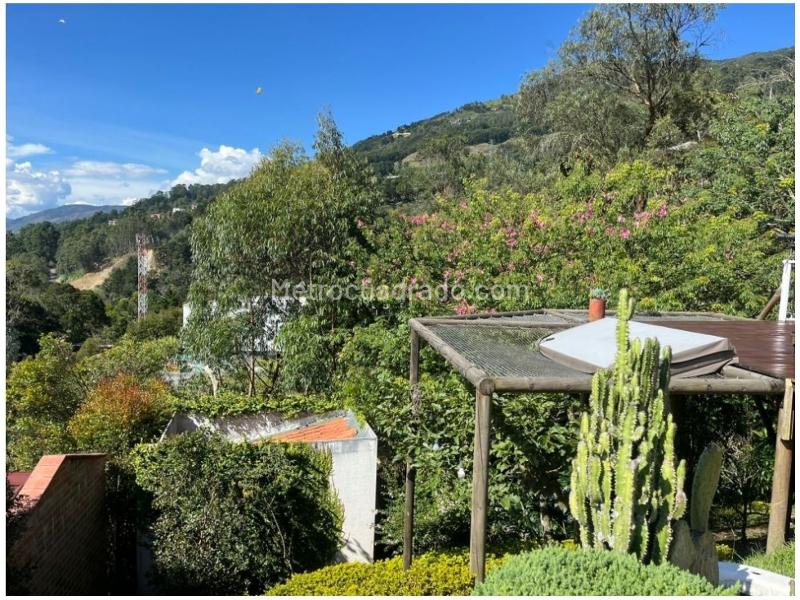 Casa Cómoda de 4 Alcobas en Los Balsos - 9