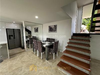 Casa en arriendo en El Poblado, Medellín · foto 2 de 20