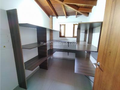 Casa de 4 alcobas en arriendo en Las Antillas, Envigado, 1200 m² · foto 17 de 20