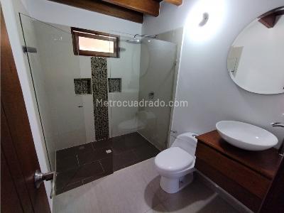 Casa de 4 alcobas en arriendo en Las Antillas, Envigado, 1200 m² · foto 19 de 20