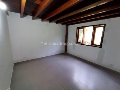 Casa de 4 alcobas en arriendo en Las Antillas, Envigado, 1200 m² · foto 20 de 20