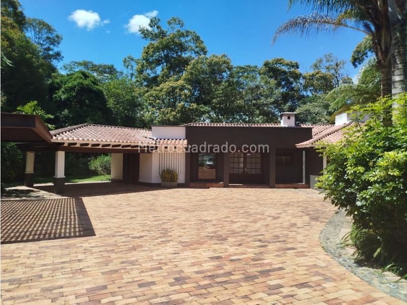 3BR House in Don Diego (2300 m²) - 2