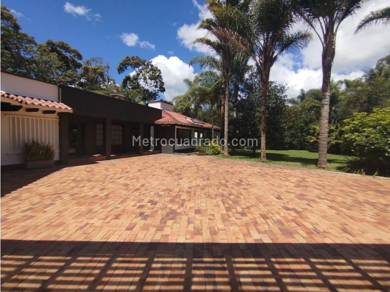 3BR House in Don Diego (2300 m²) - 3