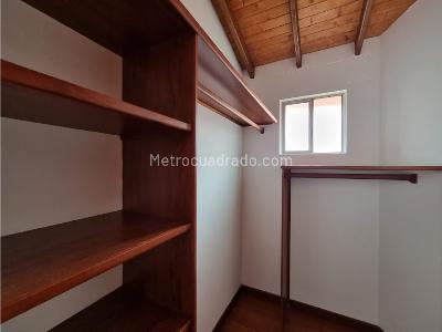 Casa de 3 alcobas en venta en El Chocho, Envigado, 282 m² · foto 9 de 18
