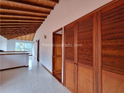 Casa de 3 alcobas en venta en El Chocho, Envigado, 282 m² · foto 13 de 18