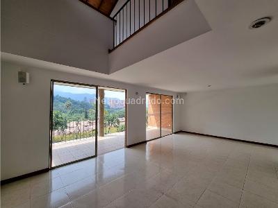Casa de 3 alcobas en venta en El Chocho, Envigado, 282 m² · foto 18 de 18