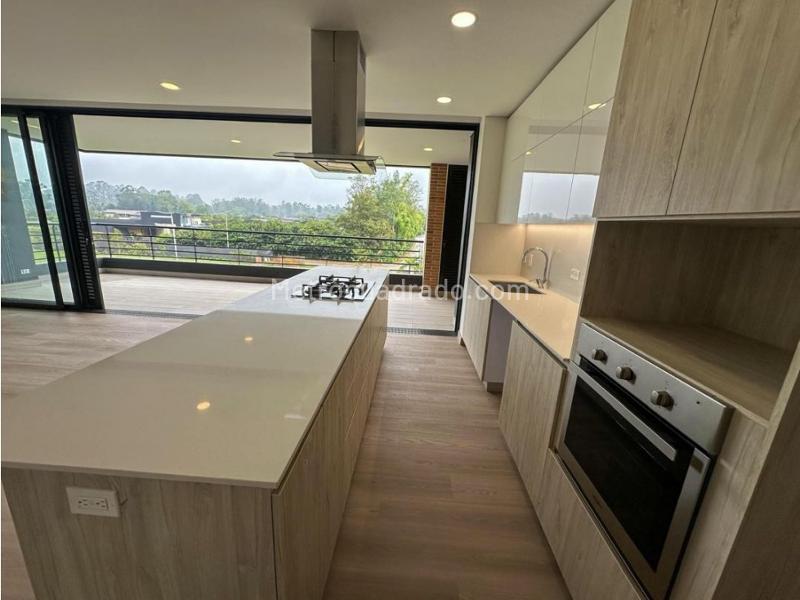 3BR Apartment in Llanogrande (298 m²) - 2