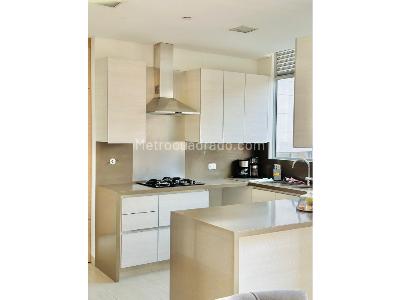 Apartamento de 3 alcobas en venta en Alejandría, Medellín, 194 m² · foto 12 de 20