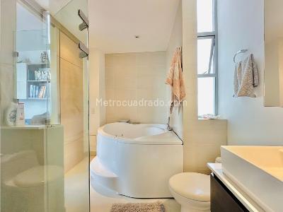 Apartamento de 3 alcobas en venta en Alejandría, Medellín, 194 m² · foto 18 de 20