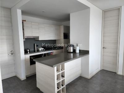 Apartamento de 2 alcobas en venta en Alto De Las Palmas, Medellín, 111 m² · foto 2 de 15