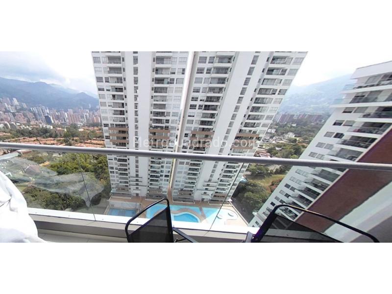 Apartamento moderno 2 hab + estudio en Itagüí (90 m²) - 2