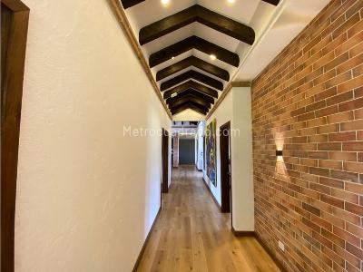 Casa de 3 alcobas en venta en San Antonio De Pereira, Rionegro, 420 m² · foto 4 de 14