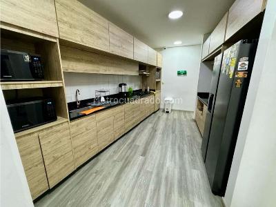 Casa de 5 alcobas en venta en Laureles, Medellín, 202 m² · foto 11 de 15