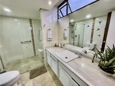 Apartamento de 3 alcobas en venta en El Poblado, Medellín, 220 m² · foto 13 de 20