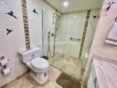 Apartamento de 3 alcobas en venta en El Poblado, Medellín, 220 m² · foto 14 de 20