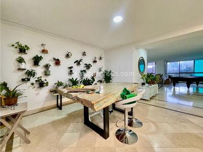 Apartamento de 3 alcobas en venta en El Poblado, Medellín, 220 m² · foto 3 de 20
