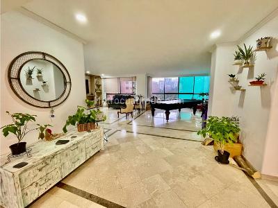 Apartamento de 3 alcobas en venta en El Poblado, Medellín, 220 m² · foto 4 de 20