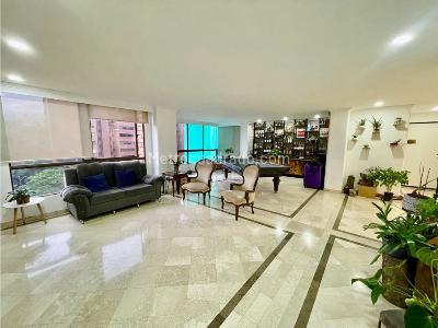 Apartamento de 3 alcobas en venta en El Poblado, Medellín, 220 m² · foto 7 de 20