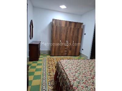 Casa de 5 alcobas en venta en Bombona, Medellín, 384 m² · foto 17 de 20