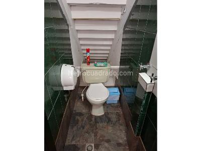 Casa de 5 alcobas en venta en Bombona, Medellín, 384 m² · foto 19 de 20