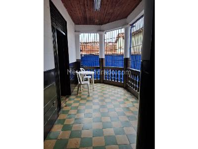 Casa de 5 alcobas en venta en Bombona, Medellín, 384 m² · foto 2 de 20