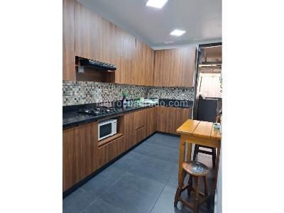 Casa de 5 alcobas en venta en Bombona, Medellín, 384 m² · foto 3 de 20