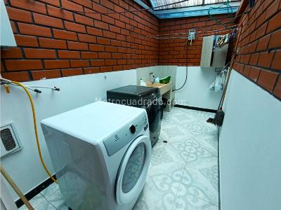 Casa de 4 alcobas en venta en El Poblado, Medellín, 470 m² · foto 10 de 20