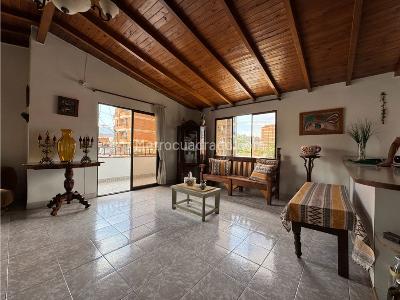 Casa de 5 alcobas en venta en Envigado, Envigado, 114 m² · foto 2 de 13