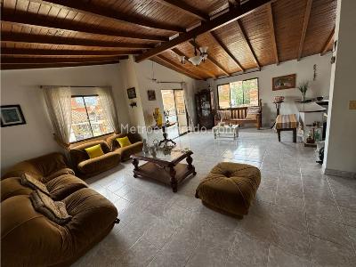 Casa de 5 alcobas en venta en Envigado, Envigado, 114 m² · foto 3 de 13