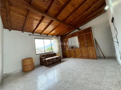 Casa de 5 alcobas en venta en Envigado, Envigado, 114 m² · foto 9 de 13