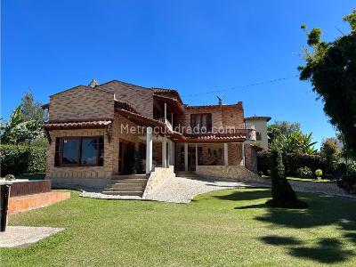 Casa de 4 alcobas en venta en Llanogrande, Rionegro · foto 2 de 9