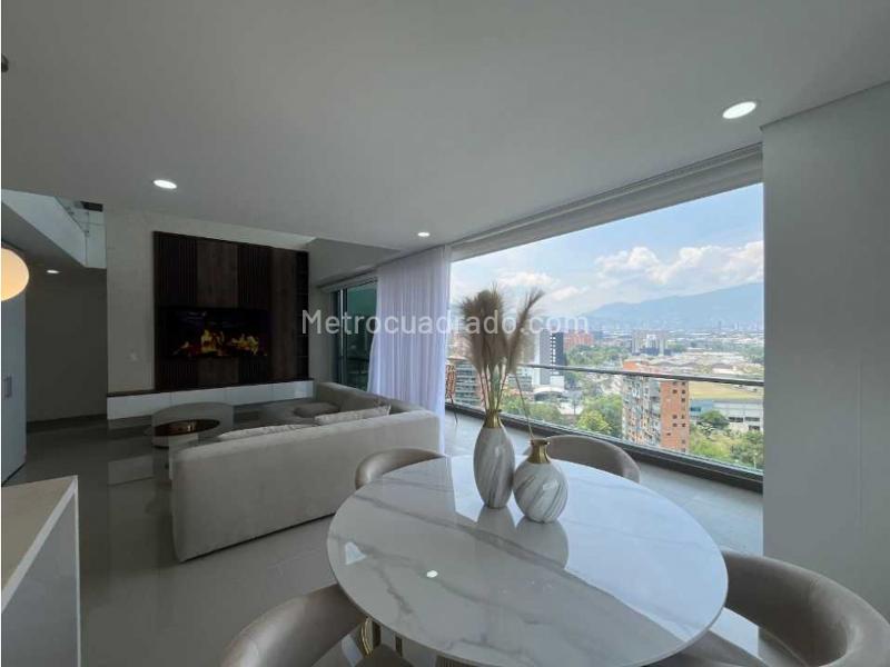 Apartamento en Venta, Poblado, Medellín - Más