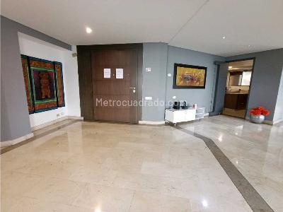 Apartamento de 4 alcobas en venta en El Poblado, Medellín, 400 m² · foto 2 de 20