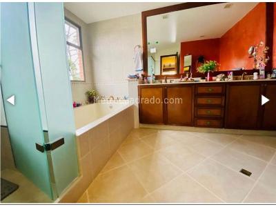 Casa de 4 alcobas en venta en La Calera, Medellín, 440 m² · foto 15 de 20